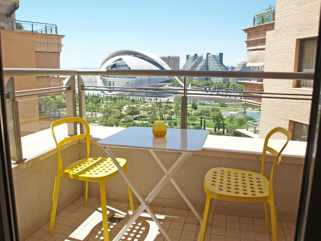 Ferienwohnung Apartup Yellow Opera View Valencia Exterior foto