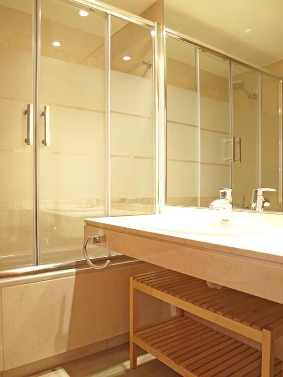 Ferienwohnung Apartup Yellow Opera View Valencia Exterior foto